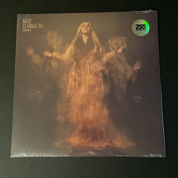 Kelly Clarkson Chemistry LP ~ Exclusive Color Vinyl ~ Ltd Ed 3,000 ~ New/Sealed! - Picture 2 of 2